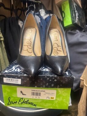 Sam Edelman Black Pointed-Toe Leather Pumps